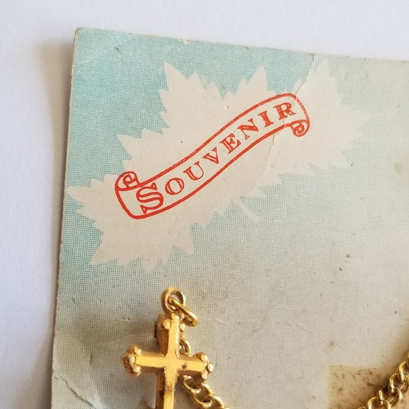 Vintage Canada souvenir pin cross and maple leaf connected by chain gold tone - Picture 8 of 9